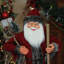 Figurine de père Noël 48 "rouge et brun avec bâton de marche debout