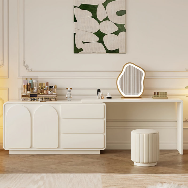 Rousselle, Cream White