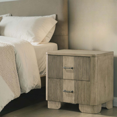 Table de chevet classique en bois avec 2 tiroirs pour organiser les essentiels et rehausser le décor de la chambre à coucher