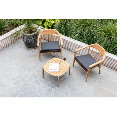 Chaise avec accoudoirs empilable à dossier Windsor en bois massif Copenhagen de couleur brune