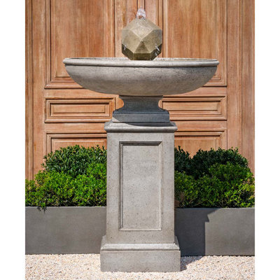 Fontaine en polyèdre
