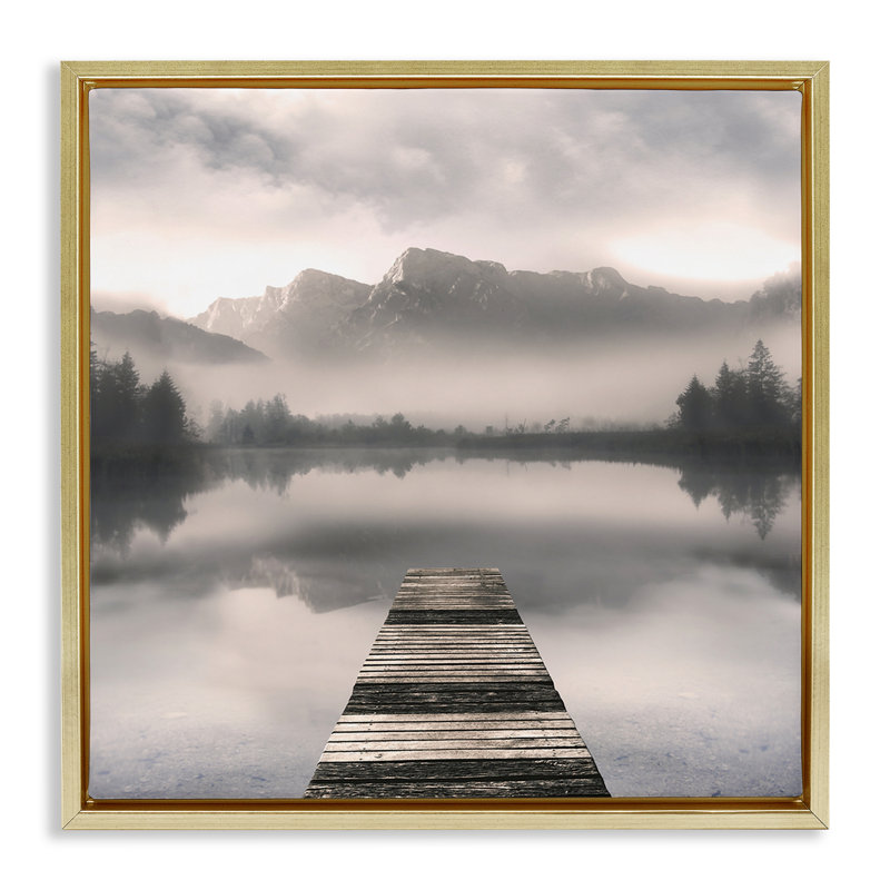 Cadre flottant Calm Reflective Waters & Mountains, design par Irene Weisz, H 18 po x l 18 po, Cadre flottant métallique doré