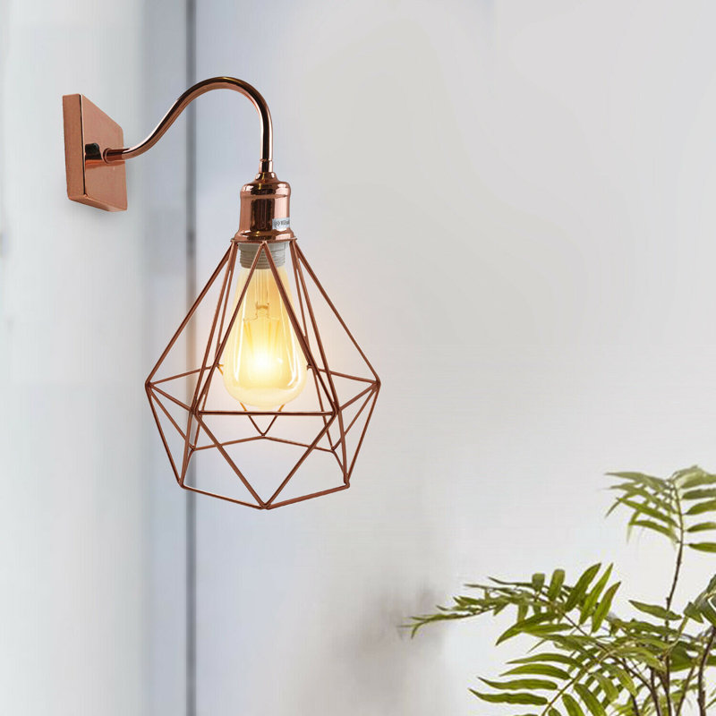 Broumov Armed Sconce, Yes