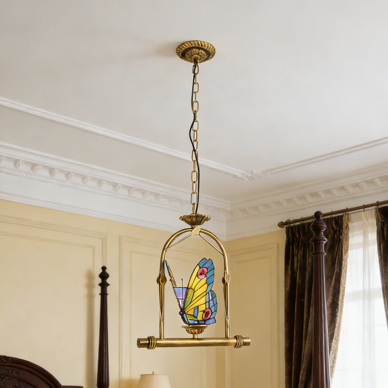 Luminaire suspendu en vitrail papillon de 41 po de hauteur, cadre en fer bronze antique, ampoule E26 chaude incluse