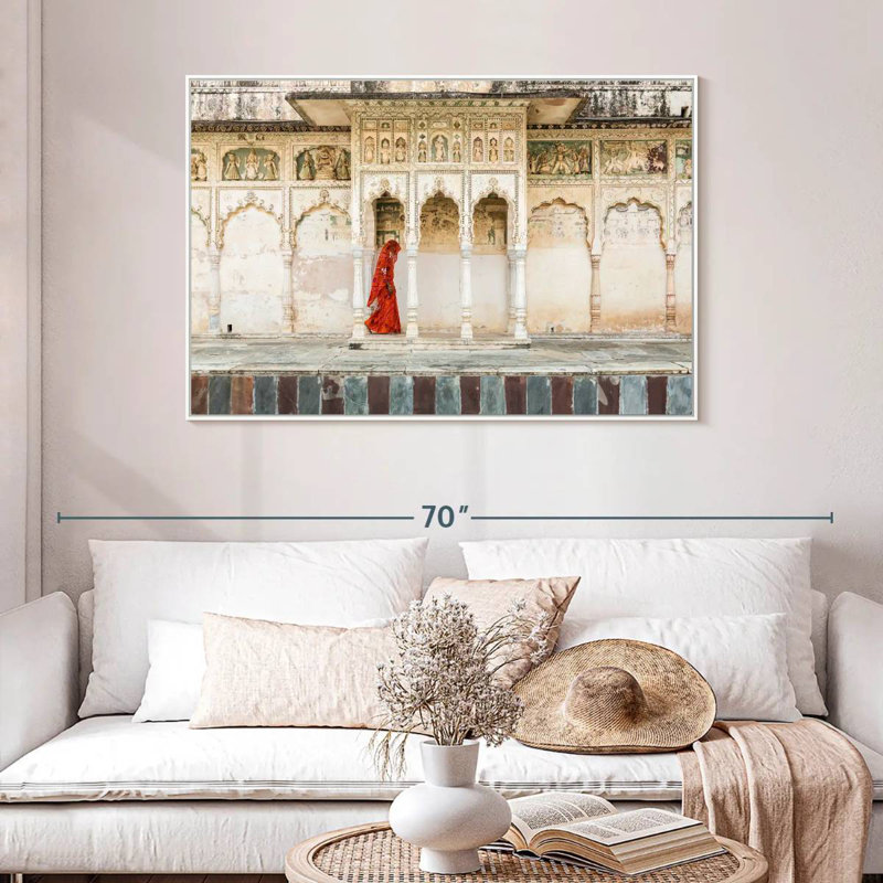 Dame en sari rouge, Cadre flottant blanc, 46 po x 31 po