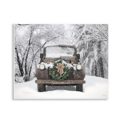 Plaque murale «Wreathed Truck in Snow», conception par Lori Deiter