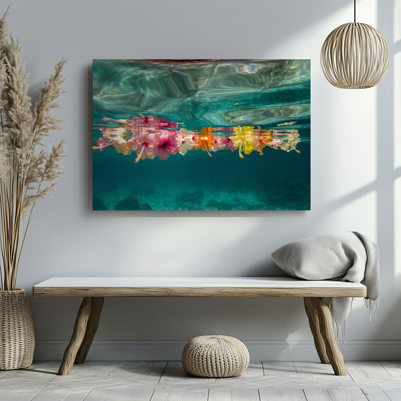 Toile, scène sereine sous-marine avec délicates fleurs d'hibiscus flottant gracieusement dans une eau turquoise transparente