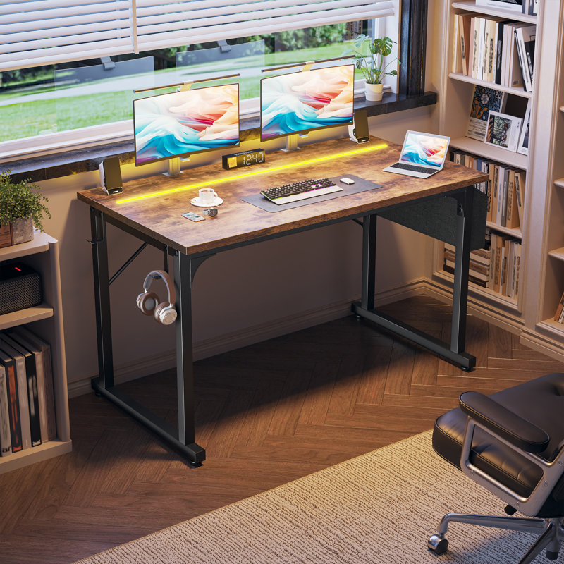 Bureau d'ordinateur à domicile avec lumières DEL pour petits espaces, bureau d'écriture avec sac de rangement et crochet pour casque d'écoute