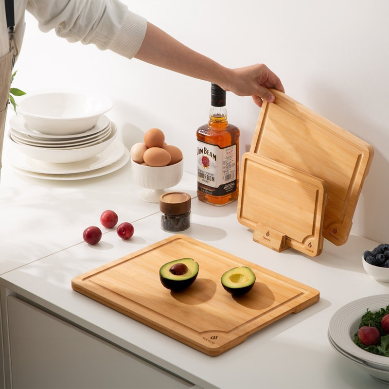 Ensemble de planches à découper en bambou avec pieds antidérapants et support pour évier - Accessoires de cuisine - Vendeur 2025 - Idées cadeaux pour un premier appartement - Décoration de pendaison de crémaillère - Cadeaux pour l'hôtesse
