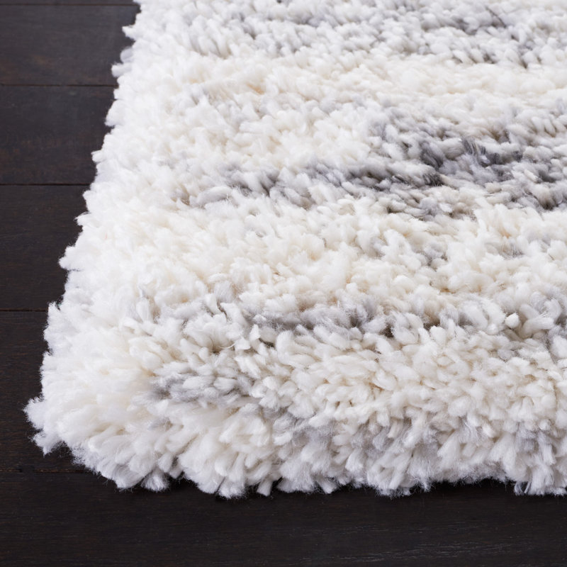 Ivory and Grey Hand-knotted Shag Rug 2'3" x 4'