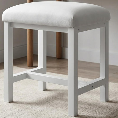Petit tabouret de coiffeuse
