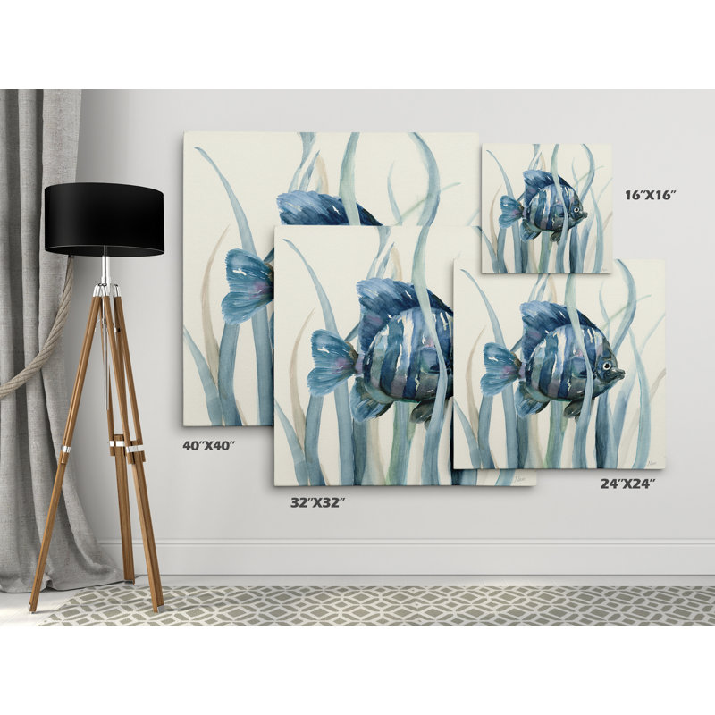 «Fish in Seagrass I» - Impression, H 16 po x l 16 po, Toile tendue, Sans cadre