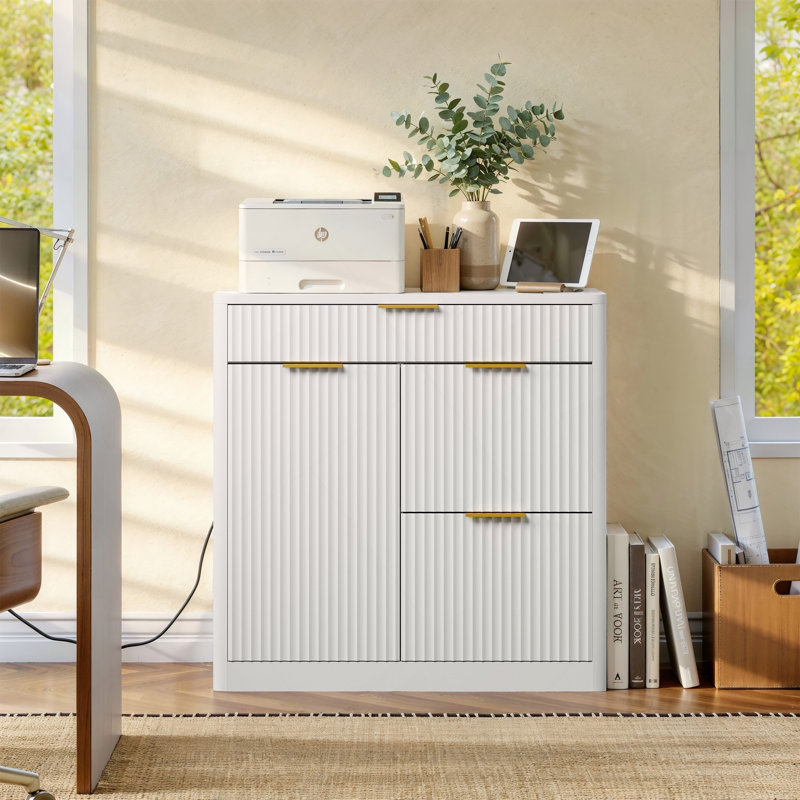 Classeur de bureau autoportant avec station de charge de table intégrée, grands tiroirs, portes d'armoire et tablettes intérieures réglables, armoire de rangement polyvalente pour la maison et le bureau, blanc