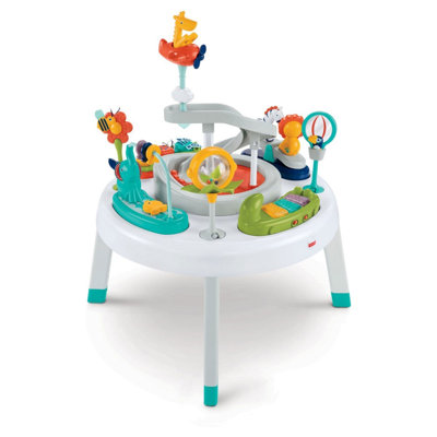 Petite gym avec jouets suspendus
