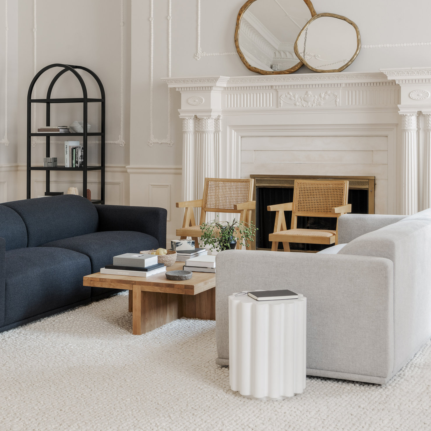 Melati 15" End Table, White