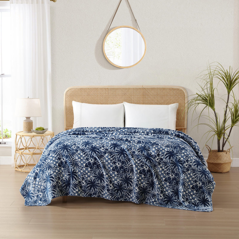 Lanikai Fronds Blanket, King, Blue/White