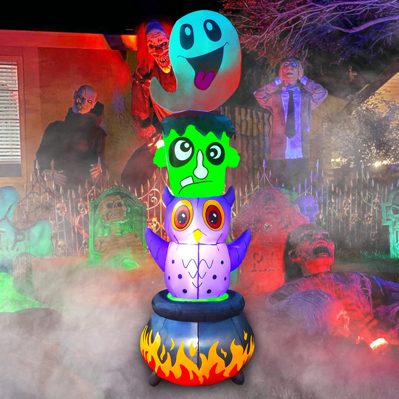 Totem avec fantôme, hibou Frankenstein