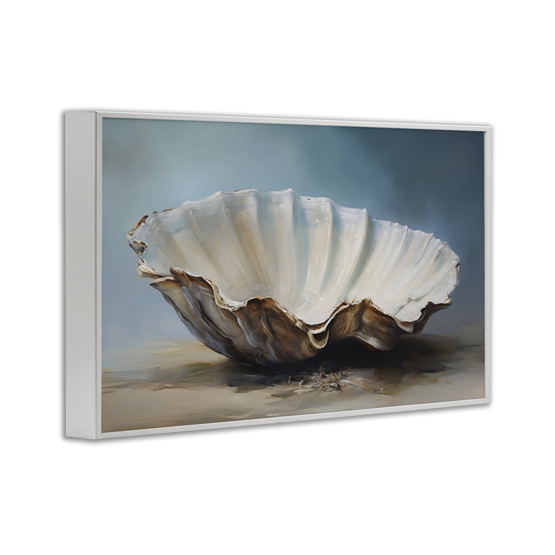 «Neutral Beach Seashell», estampe numérique par Petal Prints Design, Giclée encadrée blanc bord de mer, H 12 po x l 18 po