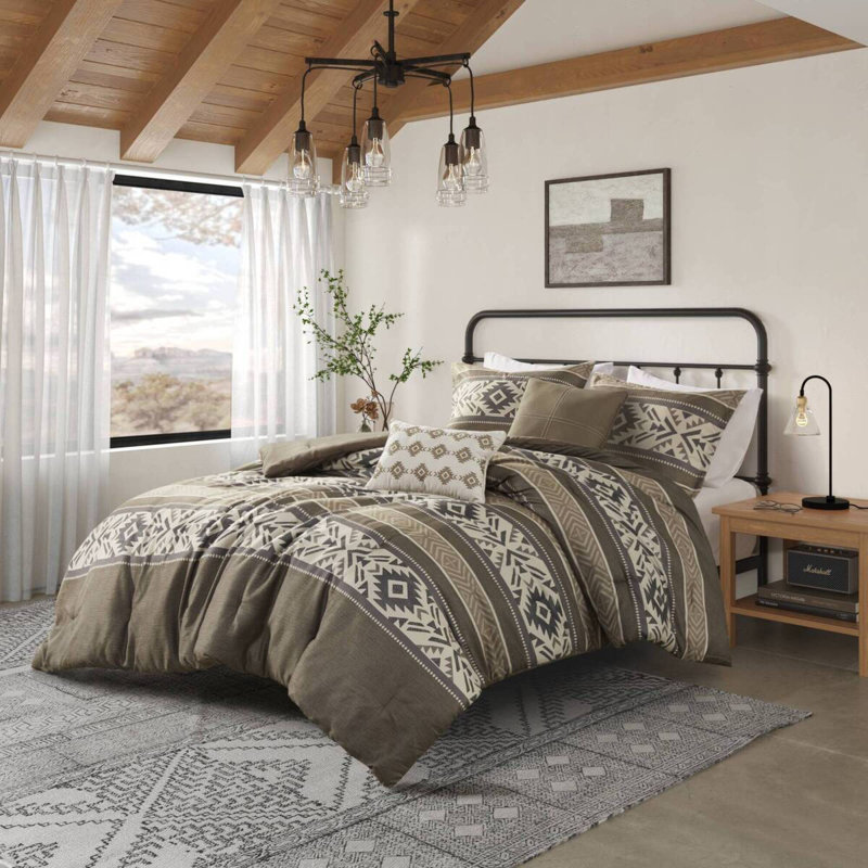 Ensemble d'édredon luxueux à chevrons brun avec coussins décoratifs brodés | Double