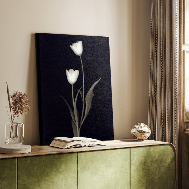 Tulipe Pose II - galerie sur mesure Cavas, H 36 po x l 24 po