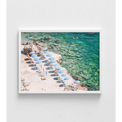Coastal Retreat - Photographie de plage méditerranéenne
