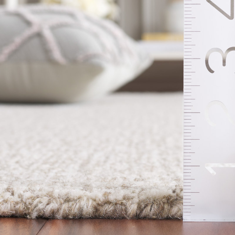 Ivory and Grey Hand-Tufted Wool and Synthetic Area Rug, 5' x 8'