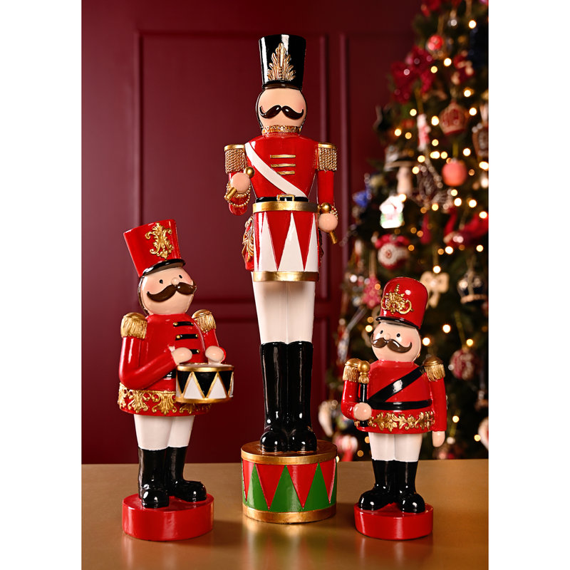Figurines & Sculptures