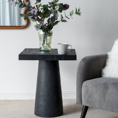 Table d'appoint carrée noire avec base piédestal