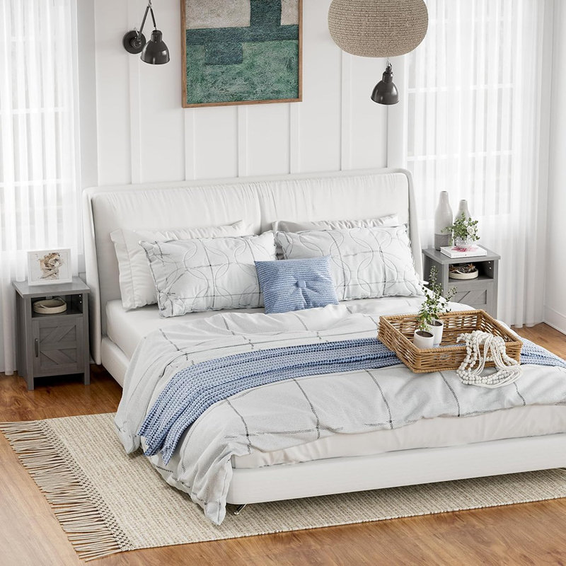 Table de chevet Farmhouse Modern avec tablette et porte de grange, ensemble de 2 pour chambre à coucher, gris