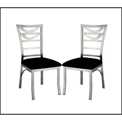 Chaises de salle à manger contemporaines en métal argenté 2 pièces avec siège en microfibre noire et dossier en échelle, durables et élégantes pour les salles à manger modernes.