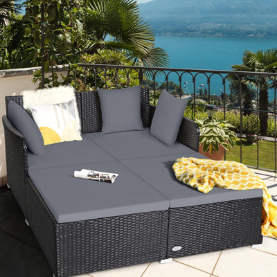 Outdoor Rattan Daybed, Wicker Furniture With Spacious Seat, Upholstered Cushion & High-Resilience Sponge, Patio Sofa Set With 4 Pillows, 2-Person Sunbed For Poolside Backyard Garden & Balcony