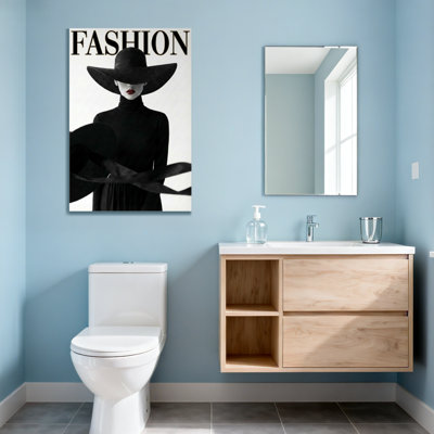 Mannequin avec chapeau noir et robe