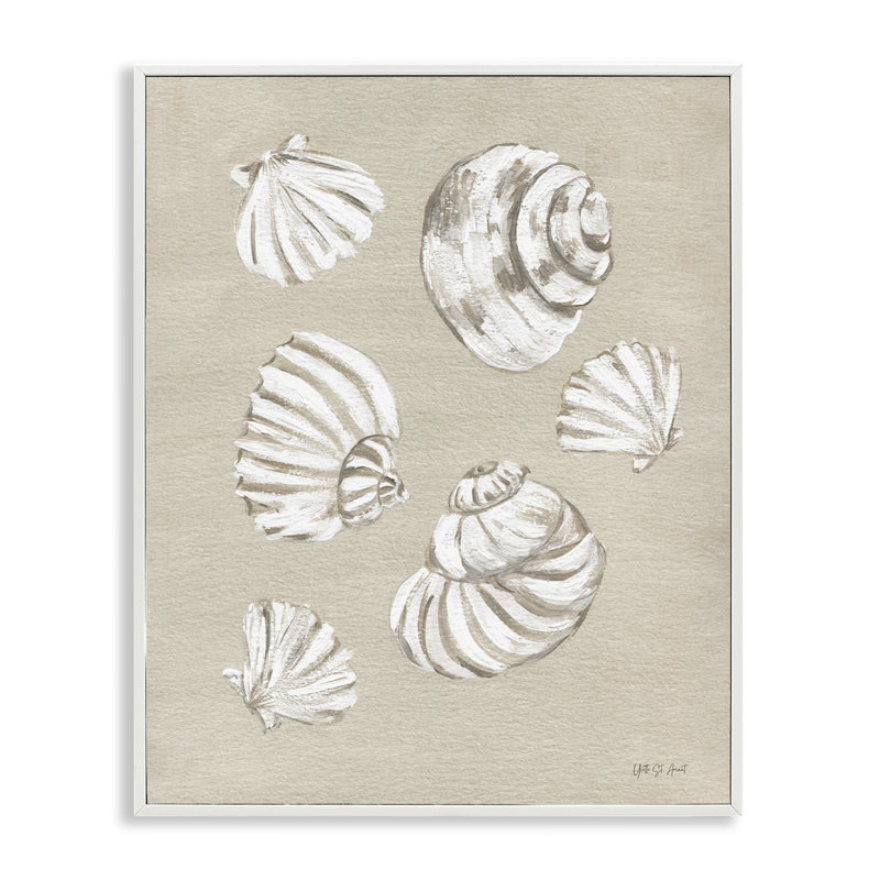 «Beach Shell Treasures», estampe numérique par Yvette St. Amant, Giclée encadrée blanc bord de mer, H 20 po x l 16 po