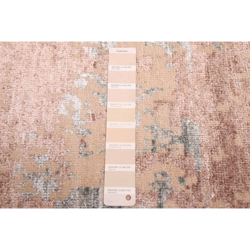 Tapis beige Legacy 2 pi 6 po x 14 pi 2 po