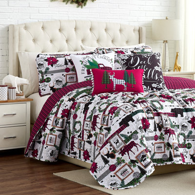 Merry Town Red/White Microfiber Reversible Quilt Set