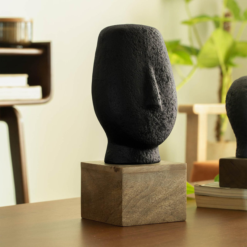 Figurines & Sculptures