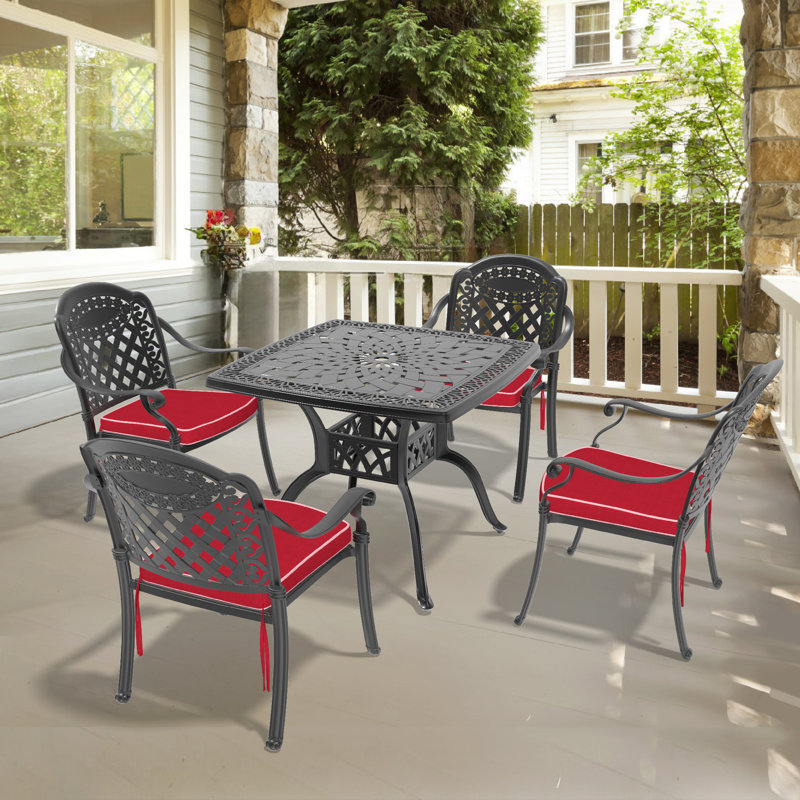 Ensemble de salle à manger carré en aluminium coulé avec trou pour parasol et coussins de couleur rouge H 35,43 "H 35,43" Hwan