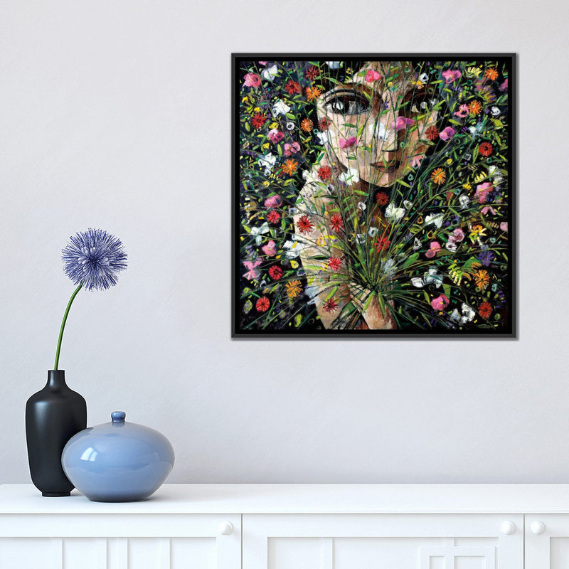 « between the floral », reproduction sur toile tendue, H 18 po x l 18 po x P 1,5 po, Toile avec cadre flottant noir