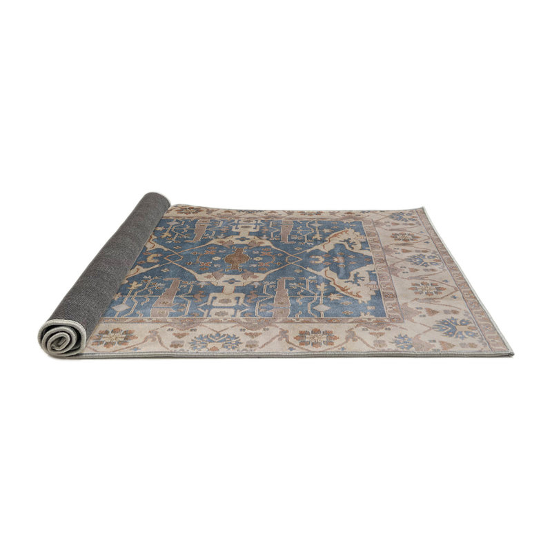 Oriental Indoor Rug, Round 3'