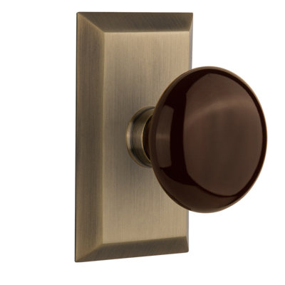 Plaque Studio avec poignée de porte en porcelaine brune