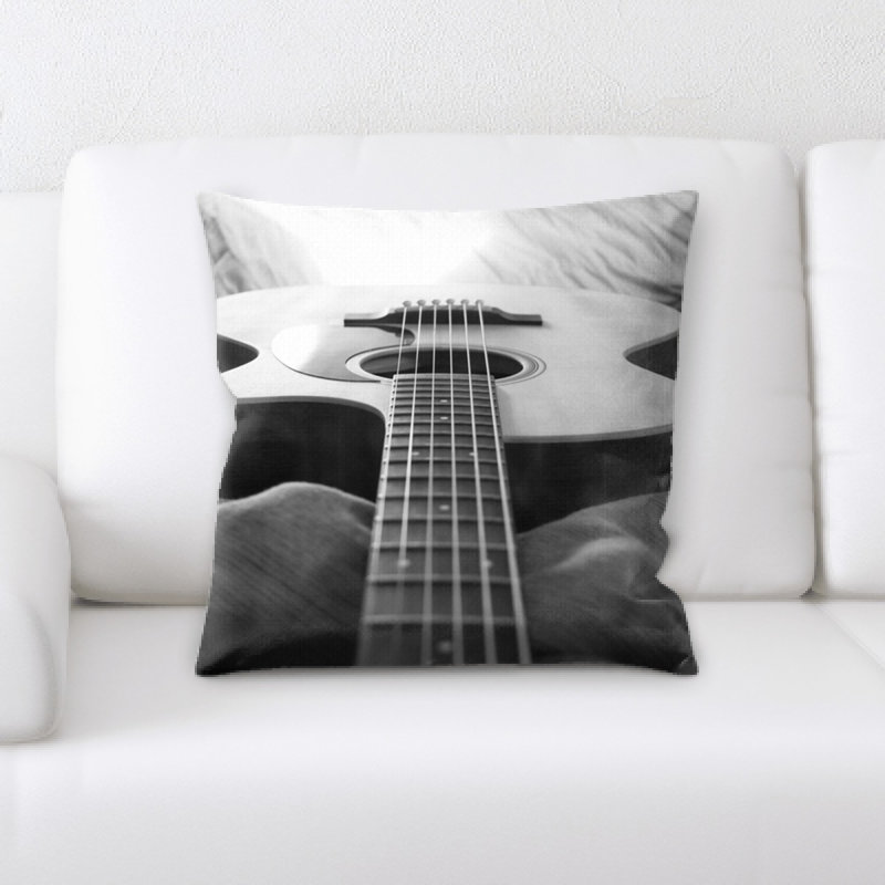 Coussin décoratif de guitare acoustique Kya