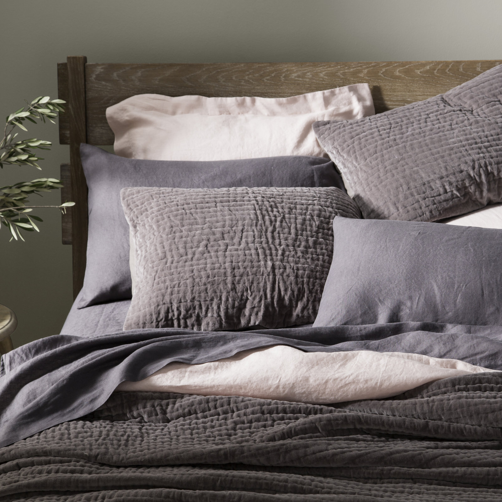 Chambord Cotton Quilt Set, King Quilt + 2 King Shams, Dark Gray