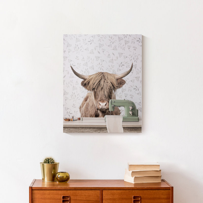 Vache au bureau, impression sur toile, H 20 po x l 16 po