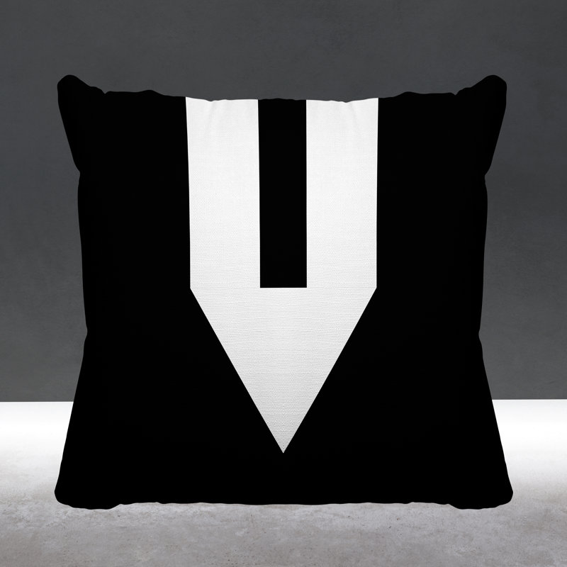 Coussin décoratif intérieur / extérieur en forme de V Sherman, L 15 po x H 15 po, Noir
