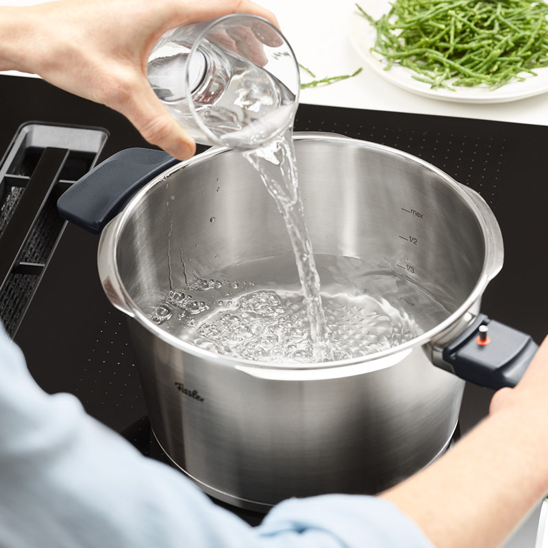 Vitavit® Premium Stovetop Pressure Cooker, 4.8 Qt.