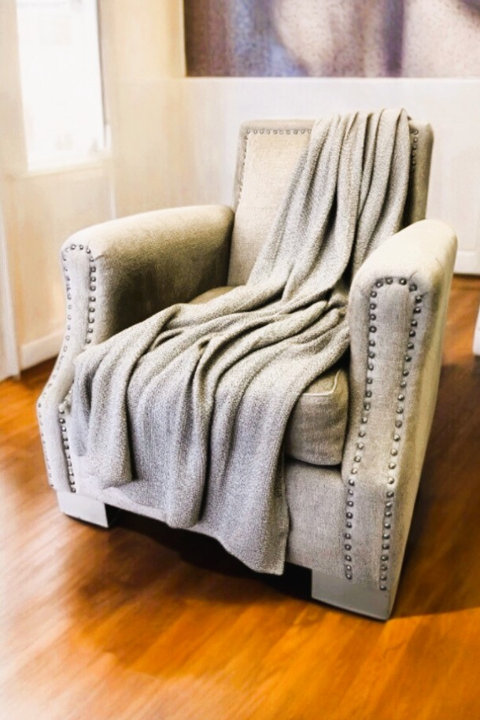 KNIT THROWS
