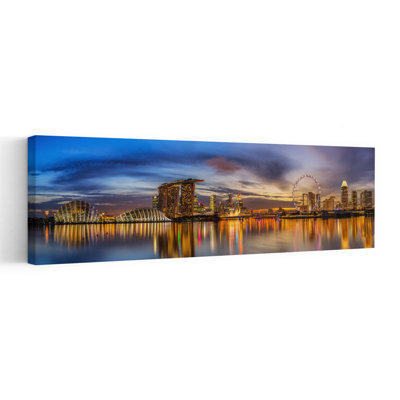 Marina Bay, crépuscule, architecture moderne et vibrante, art mural urbain