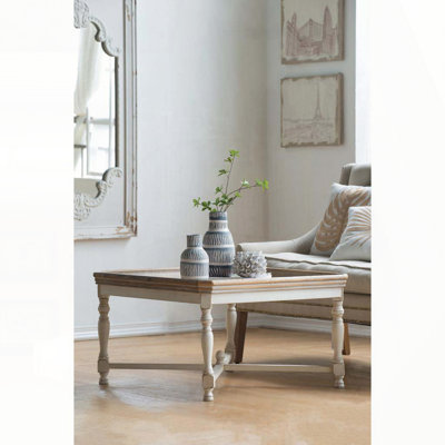 Table basse carrée en bois