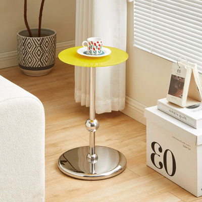 Petite table moderne simple et créative