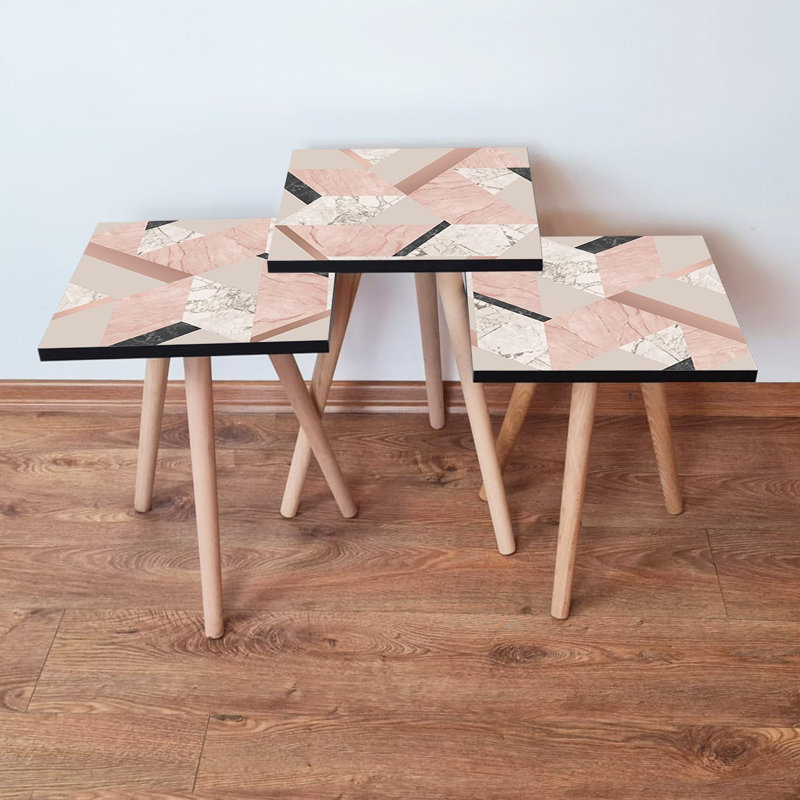 Ensemble de 3 tables gigognes modernes, rose, beige, blanc et noir | 100% panneau de fibres à densité moyenne avec pieds en bois de hêtre | Grande table: 13,8 x 20,5 x 13,8 po, moyenne: 13,8 x 18,5 x 13,8 po, plus petite: 13,8 x 16,5 x 13,8 po | Conception géométrique élégante pour le salon et la décoration intérieure